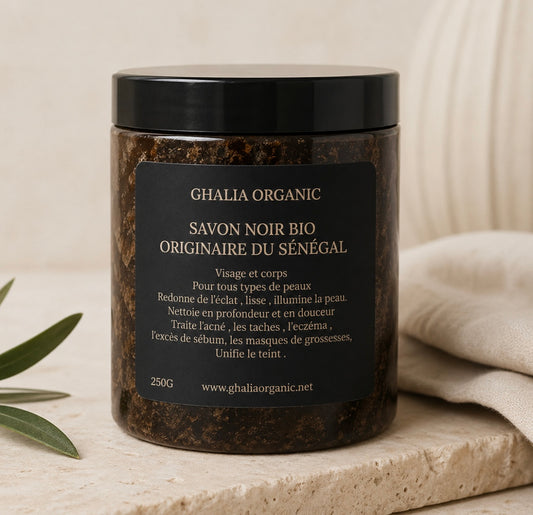 ✨  Souvent en rupture ✨                  Savon Noir Naturel – Peau lisse, nette & éclatante                                               Notre best-seller ⭐ Noté 4.9/5 – Une peau plus lisse, plus nette et éclatante jour après jour